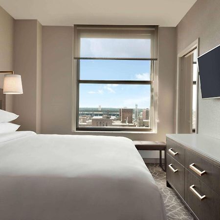 Embassy Suites By Hilton Minneapolis Downtown Hotel Exterior photo